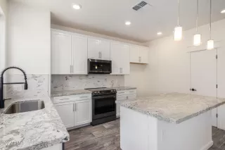 Photo #4: 6429126 Listing