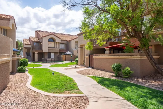 MLS: 6429298 Condo For Sale