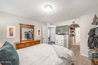 Photo #6: 6429298 Listing