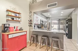 Photo #4: 6430035 Listing