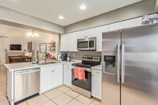 Photo #5: 6430035 Listing