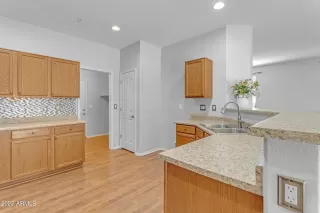 Photo #3: 6430292 Listing