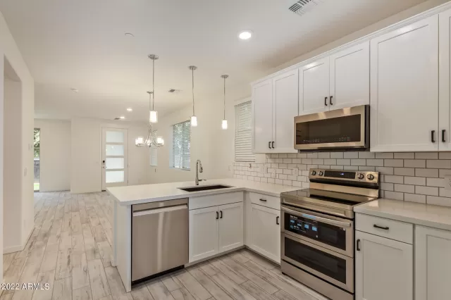 MLS: 6430768 Condo For Sale