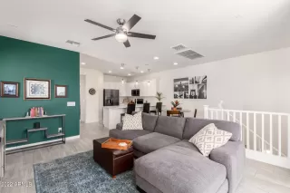 Photo #6: 6430816 Listing