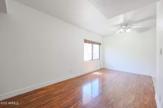 Photo #6: 6430822 Listing