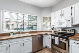 Photo #5: 6430910 Listing