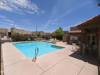 Photo #6: 6430969 Listing