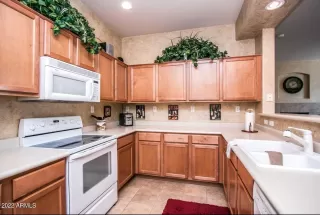 Photo #4: 6431031 Listing