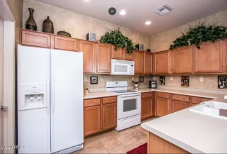 Photo #6: 6431031 Listing