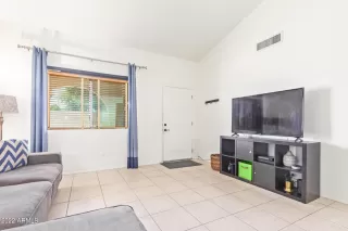 Photo #2: 6431248 Listing