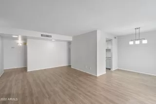 Photo #5: 6431300 Listing 