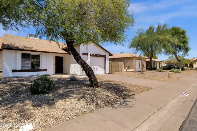 MLS: 6431389 Condo For Sale