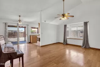 Photo #5: 6431389 Listing