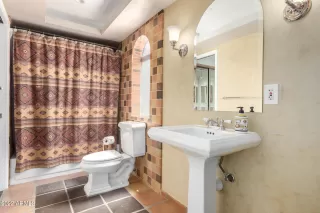 Photo #6: 6431908 Listing 