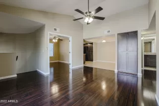 Photo #5: 6432320 Listing