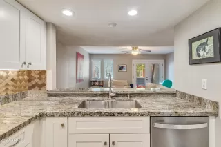 Photo #2: 6432593 Listing