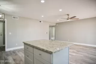 Photo #3: 6433550 Listing 