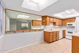 Photo #4: 6433819 Listing