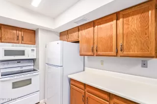 Photo #6: 6433819 Listing