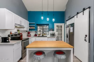 Photo #6: 6433830 Listing