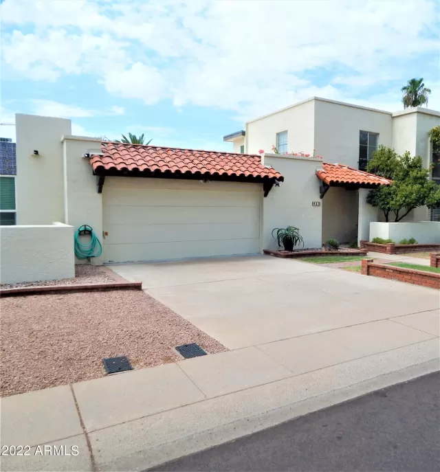 MLS: 6433977 Condo For Sale
