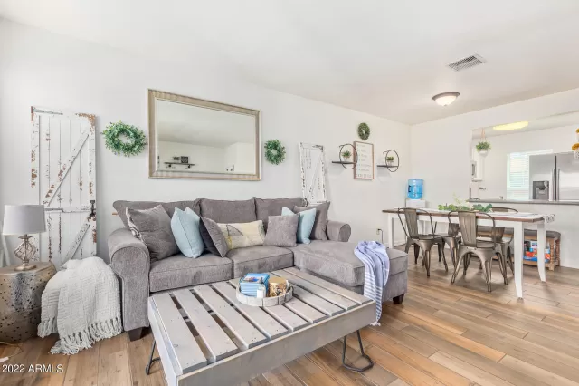 MLS: 6434118 Condo For Sale
