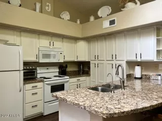 Photo #1: 6434261 Listing