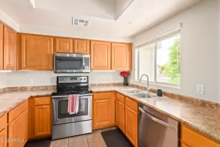 Photo #5: 6434802 Listing