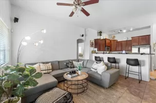 Photo #2: 6434893 Listing 