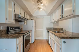 Photo #2: 6434933 Listing