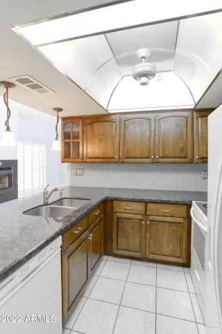 Photo #6: 6435004 Listing 