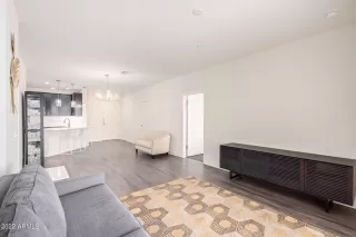 Photo #2: 6435196 Listing 
