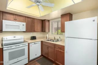 Photo #5: 6435323 Listing