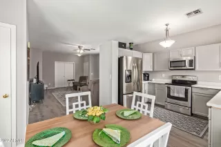 Photo #6: 6435982 Listing