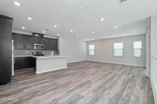 Photo #3: 6436111 Listing