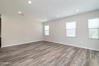 Photo #4: 6436111 Listing