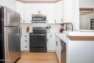 Photo #5: 6436442 Listing