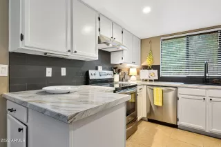 Photo #6: 6436525 Listing