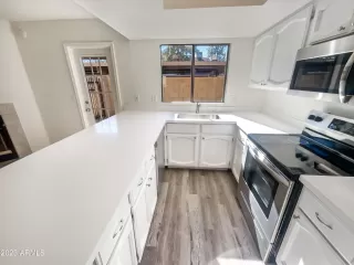 Photo #2: 6436606 Listing 