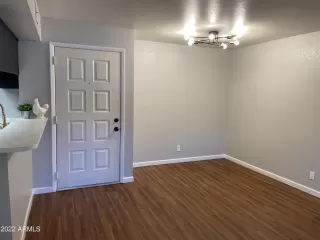 Photo #6: 6436923 Listing 