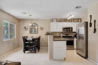 Photo #5: 6436947 Listing 