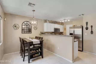 Photo #6: 6436947 Listing 
