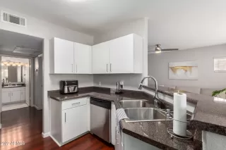 Photo #4: 6437851 Listing