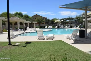 Photo #6: 6437948 Listing