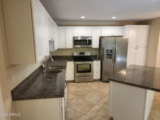 Photo #5: 6437951 Listing