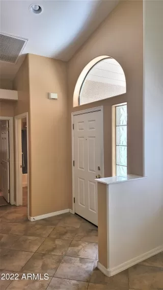 Photo #5: 6437963 Listing