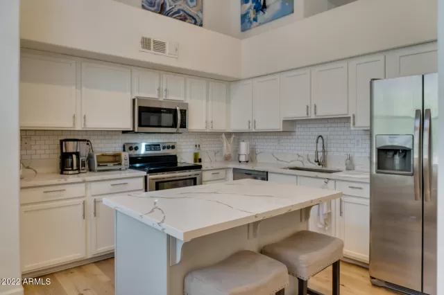 MLS: 6438062 Condo For Sale