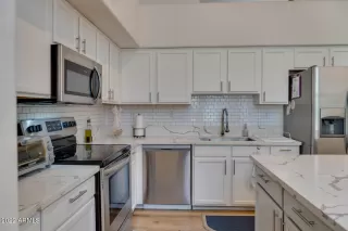 Photo #5: 6438062 Listing 