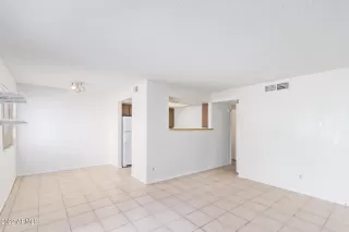 Photo #6: 6438384 Listing