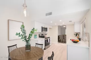 Photo #6: 6438624 Listing